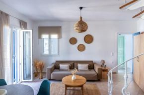 T Apartment Tinos